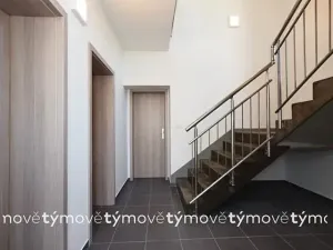 Pronájem bytu 2+kk, Pardubice, Na Hrázi, 33 m2