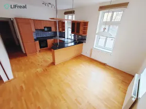 Pronájem bytu 4+1, Liberec, nám. Tržní, 130 m2