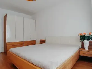 Pronájem bytu 3+kk, Praha - Smíchov, U Dívčích hradů, 93 m2
