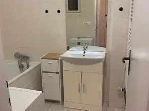 Pronájem bytu 1+1, Praha - Malá Strana, Šeříková, 34 m2