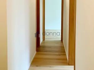 Pronájem bytu 2+kk, Praha, Hodkovická, 55 m2