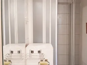 Pronájem atypického bytu, Opava - Jaktař, Šípková, 23 m2