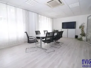Pronájem kanceláře, Praha - Smíchov, Bozděchova, 213 m2