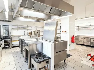 Pronájem restaurace, Dobříš, náměstí Svobody, 419 m2