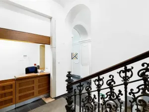 Pronájem kanceláře, Praha, Karlovo náměstí, 129 m2
