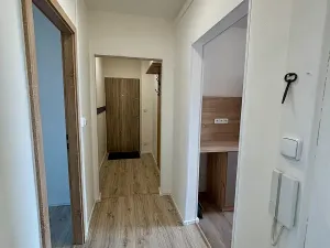 Pronájem bytu 3+1, Praha - Troja, Krynická, 72 m2