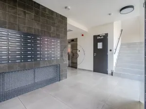 Pronájem bytu 2+kk, Praha - Prosek, Čakovická, 43 m2