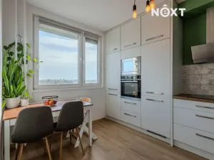 Prodej bytu 3+1, Břeclav, Na Valtické, 69 m2