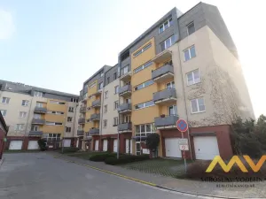 Pronájem bytu 1+kk, Hradec Králové - Třebeš, Ve Stromovce, 33 m2