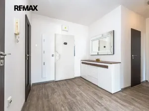 Prodej bytu 2+1, Praha - Černý Most, náměstí Plukovníka Vlčka, 83 m2