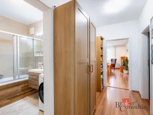 Prodej bytu 3+kk, Praha - Zbraslav, Jiřího Mašína, 82 m2