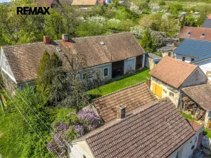 Prodej rodinného domu, Dobrovice, 180 m2