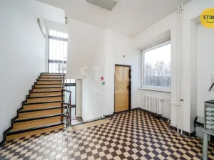 Pronájem kanceláře, Paskov, Rudé armády, 1500 m2