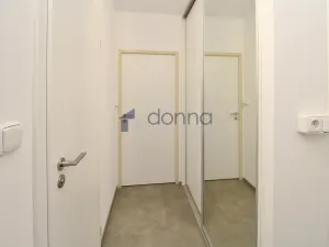 Pronájem bytu 2+1, Praha, Taškentská, 55 m2