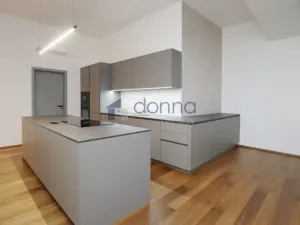 Pronájem bytu 3+kk, Praha, Křižíkova, 105 m2