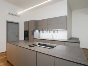 Pronájem bytu 3+kk, Praha, Křižíkova, 105 m2