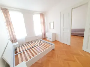 Pronájem bytu 2+1, Praha - Nové Město, Vyšehradská, 61 m2