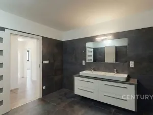 Prodej rodinného domu, Ivaň, 319 m2