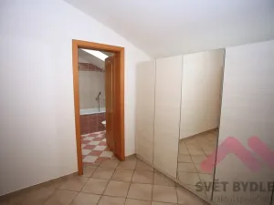 Pronájem bytu 2+kk, Praha - Žižkov, Jeseniova, 52 m2