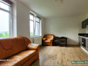 Pronájem bytu 1+kk, Praha - Uhříněves, Bečovská, 29 m2