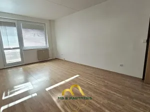 Prodej bytu 4+1, Chlum u Třeboně, Sídliště F. Hrubína, 87 m2
