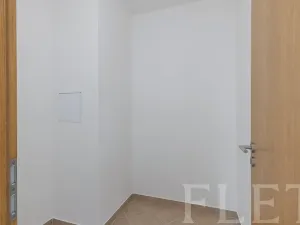 Pronájem bytu 1+kk, Praha - Kamýk, Freiwaldova, 43 m2