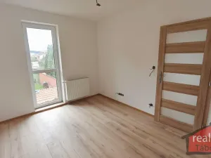 Prodej bytu 2+kk, Nupaky, Nupacká, 42 m2