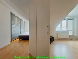 Pronájem bytu 2+kk, Praha - Strašnice, Gutova, 48 m2