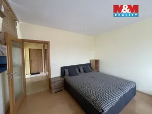 Pronájem bytu 1+kk, Praha, Ve žlíbku, 43 m2
