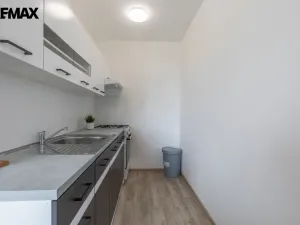 Pronájem bytu 1+1, Meziboří, Májová, 33 m2