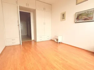 Pronájem bytu 2+kk, Praha, Steinerova, 45 m2