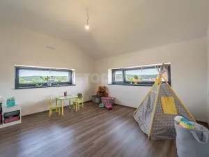 Prodej rodinného domu, Kornatice, 270 m2