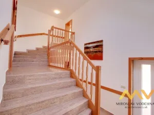 Pronájem bytu 4+kk, Lochenice, 115 m2