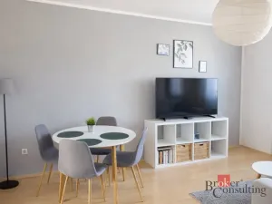 Pronájem bytu 2+kk, Hradec Králové - Kukleny, Pražská třída, 47 m2