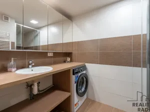 Prodej bytu 3+1, Hustopeče, Masarykovo nám., 72 m2