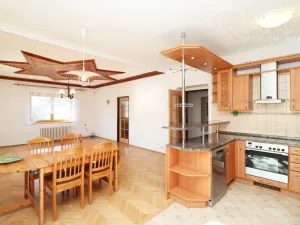 Prodej bytu 6+kk a větší, Statenice - Černý Vůl, Kralupská, 210 m2