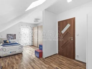 Prodej rodinného domu, Průhonice, U Cihelny, 200 m2
