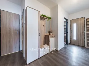 Prodej bytu 3+1, Nespeky, Benešovská, 62 m2