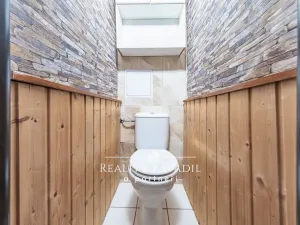 Prodej bytu 3+1, Nespeky, Benešovská, 62 m2