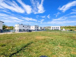 Prodej pozemku pro bydlení, Praha, Pivoňská, 694 m2