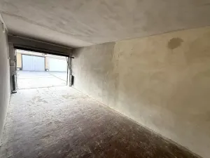 Pronájem garáže, Brno, Řezáčova, 18 m2