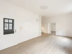 Pronájem bytu 2+kk, Praha - Karlín, Sokolovská, 62 m2