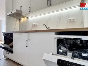 Pronájem bytu 2+kk, Praha - Bohnice, Poznaňská, 42 m2