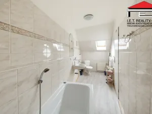 Prodej ubytování, Rynholec, nám. 1. máje, 561 m2