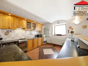 Prodej ubytování, Rynholec, nám. 1. máje, 561 m2