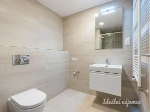 Pronájem bytu 1+kk, Praha - Vysočany, Poděbradská, 33 m2