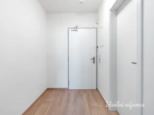 Pronájem bytu 1+kk, Praha - Vysočany, Poděbradská, 33 m2