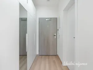 Pronájem bytu 1+kk, Praha - Vysočany, Gerstelova, 33 m2