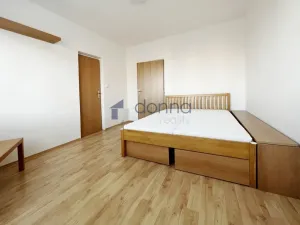 Pronájem bytu 2+1, Praha, Počernická, 57 m2