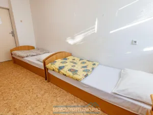 Pronájem atypického bytu, Hrušovany nad Jevišovkou, Cukrovarská, 10 m2